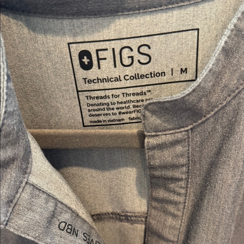 Figs Technical Collection Polo in Heather Gray
